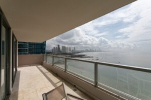 Balcony ocean view, apartment for rent in TOC, Panama City, Panama