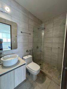 Second bathroom, apartment for sale in Costanera, Panama City, Panama